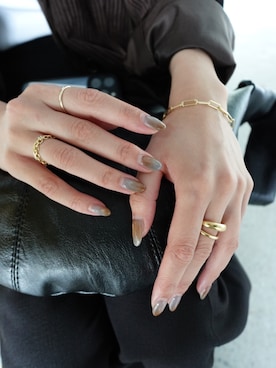 「アイテム（ブレスレット）」を使った、tomiさん（レディース・165cm）の秋コーディネート