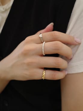 「TEN.（テン）のSILVER925 18KGP タイニーハートリング（リング、シルバー系）」を使った、tomiさん（レディース・165cm）の夏コーディネート