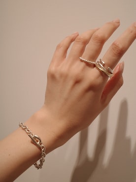 「TEN.（テン）のアイテム（リング）」を使った、tomiさん（レディース・165cm）の春コーディネート