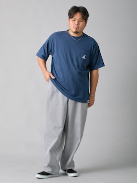 「nissen（ニッセン）のルーズワイドパンツ【大きいサイズメンズ】（パンツ、ブルー系）」を使った、ニッセンラージメンズモデルさん（メンズ・182cm）の春コーディネート