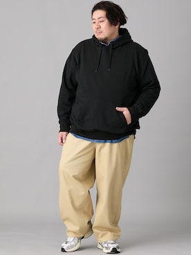 「nissen（ニッセン）のルーズワイドパンツ【大きいサイズメンズ】（パンツ、ベージュ系）」を使った、ニッセンラージメンズモデルさん（メンズ・172cm）の冬コーディネート