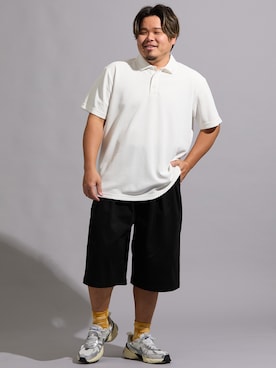 「nissen（ニッセン）のストレッチチノツータックワイドハーフパンツ【大きいサイズ】（パンツ、ブラック系）」を使った、ニッセンラージメンズモデルさん（メンズ・182cm）の春コーディネート
