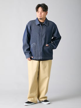 「nissen（ニッセン）のルーズワイドパンツ【大きいサイズメンズ】（パンツ、ベージュ系）」を使った、ニッセンラージメンズモデルさん（メンズ・182cm）の春コーディネート