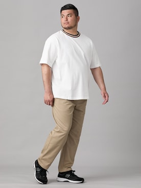 「nissen（ニッセン）のオーバーサイズリブライン入５分袖Tシャツ（Tシャツ/カットソー、ホワイト系）」を使った、ニッセンラージメンズモデルさん（メンズ・182cm）の春コーディネート
