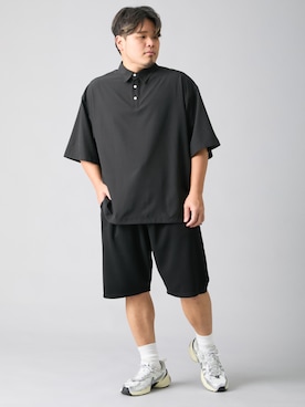 「nissen（ニッセン）の無地ワッフルハーフパンツ　接触冷感・ストレッチ【大きいサイズ】（パンツ、ブラック系）」を使った、ニッセンラージメンズモデルさん（メンズ・182cm）の春コーディネート