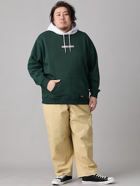 「nissen（ニッセン）のルーズワイドパンツ【大きいサイズメンズ】（パンツ、ベージュ系）」を使った、ニッセンラージメンズモデルさん（メンズ・172cm）の冬コーディネート