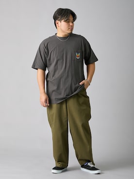 「nissen（ニッセン）のルーズワイドパンツ【大きいサイズメンズ】（パンツ、グリーン系）」を使った、ニッセンラージメンズモデルさん（メンズ・182cm）の春コーディネート