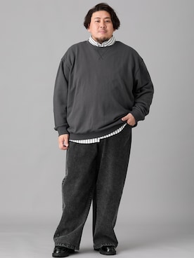 「nissen（ニッセン）のカーブシルエットデニムパンツ【大きいサイズ】（パンツ、ブラック系）」を使った、ニッセンラージメンズモデルさん（メンズ・172cm）の冬コーディネート