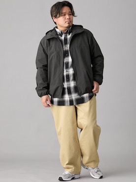 「nissen（ニッセン）のルーズワイドパンツ【大きいサイズメンズ】（パンツ、ベージュ系）」を使った、ニッセンラージメンズモデルさん（メンズ・172cm）の冬コーディネート