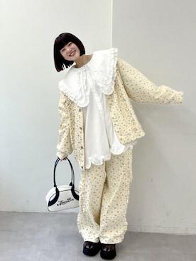 「w closet（ダブルクローゼット）のAm花柄フリルジャケット（ブルゾン、イエロー系）」を使った、せらさん（レディース・160cm）の春コーディネート