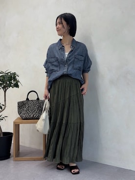 「Jena espace merveilleux(ジェナ エスパスメルヴェイユ)の【待望のサイズ展開!シリーズ累計販売枚数1万枚突破!】テンセルデニムシャツ(シャツ/ブラウス、ブルー系)」を使った、さらさん(レディース・152cm)の秋コーディネート