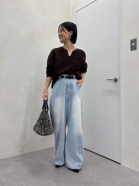 「Jena espace merveilleux(ジェナ エスパスメルヴェイユ)の〈お気に入り総選挙対象アイテム〉【着る人を選ばない】カタアゼ編みVネックニット(ニット/セーター、ブラウン系)」を使った、さらさん(レディース・152cm)の夏コーディネート