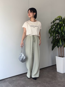 「Jena espace merveilleux(ジェナ エスパスメルヴェイユ)のコンパクトロゴカットソー(Tシャツ/カットソー、ホワイト系)」を使った、さらさん(レディース・152cm)の春コーディネート