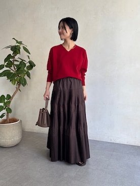 「Jena espace merveilleux(ジェナ エスパスメルヴェイユ)のストレッチVネックニット(ニット/セーター、レッド系)」を使った、さらさん(レディース・152cm)の秋コーディネート