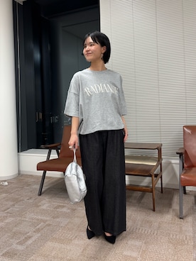 「Jena espace merveilleux(ジェナ エスパスメルヴェイユ)のロゴシルケットCS(Tシャツ/カットソー、グレー系)」を使った、さらさん(レディース・152cm)の春コーディネート