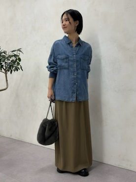 「Jena espace merveilleux(ジェナ エスパスメルヴェイユ)の袖リブテンセルデニムシャツ 秋服(シャツ/ブラウス、ブルー系)」を使った、さらさん(レディース・152cm)の秋コーディネート