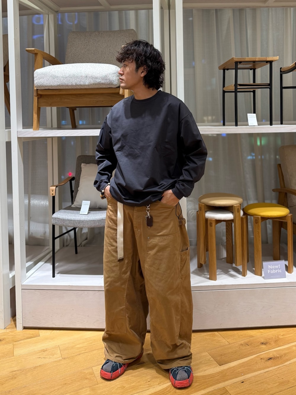 「ロンT、デートコーデ、秋服準備はじめました、デニムハーフパンツ、シンプル、休日スタイル、シンプルスタイル、お出かけコーデ、オトナカジュアル、メンズファッション、outfit、秋服、きれいめカジュアル、今から使える秋の先取りコーデ、カジュアルスタイル」｜「URBAN RESEARCH DOORSのURD Drawstring Long-Sleeve T-shirts（Tシャツ/カットソー、グレー系）」を使った、soraさん（骨格ストレート・メンズ・178cm）の夏コーディネートの1枚目の写真