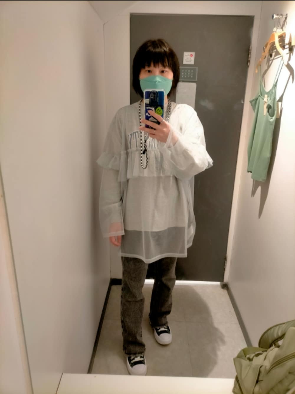 「街頭穿搭、日系休闲、日系穿搭、多層次」｜「niko and...のアイテム（その他トップス、ホワイト系）」を使った、Poporabbit Chenさん（レディース・160cm）の秋コーディネートの1枚目の写真