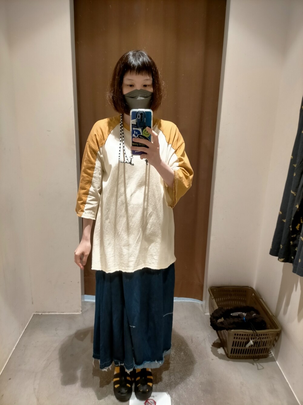 「日系休闲、日系穿搭、夏、街頭穿搭、男孩風」｜「niko and...のアイテム（Tシャツ/カットソー、イエロー系）」を使った、Poporabbit Chenさん（レディース・160cm）の春コーディネートの1枚目の写真