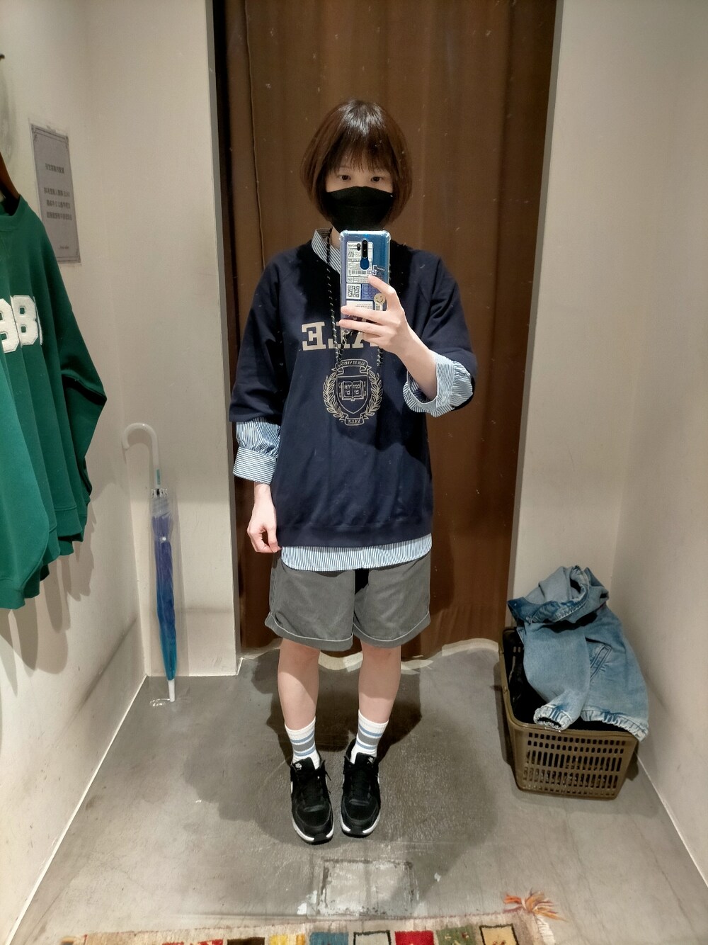 「男孩風、日系休闲、日系穿搭」｜「UNIQLOのアイテム（Tシャツ/カットソー、ブルー系）」を使った、Poporabbit Chenさん（レディース・160cm）の秋コーディネートの1枚目の写真