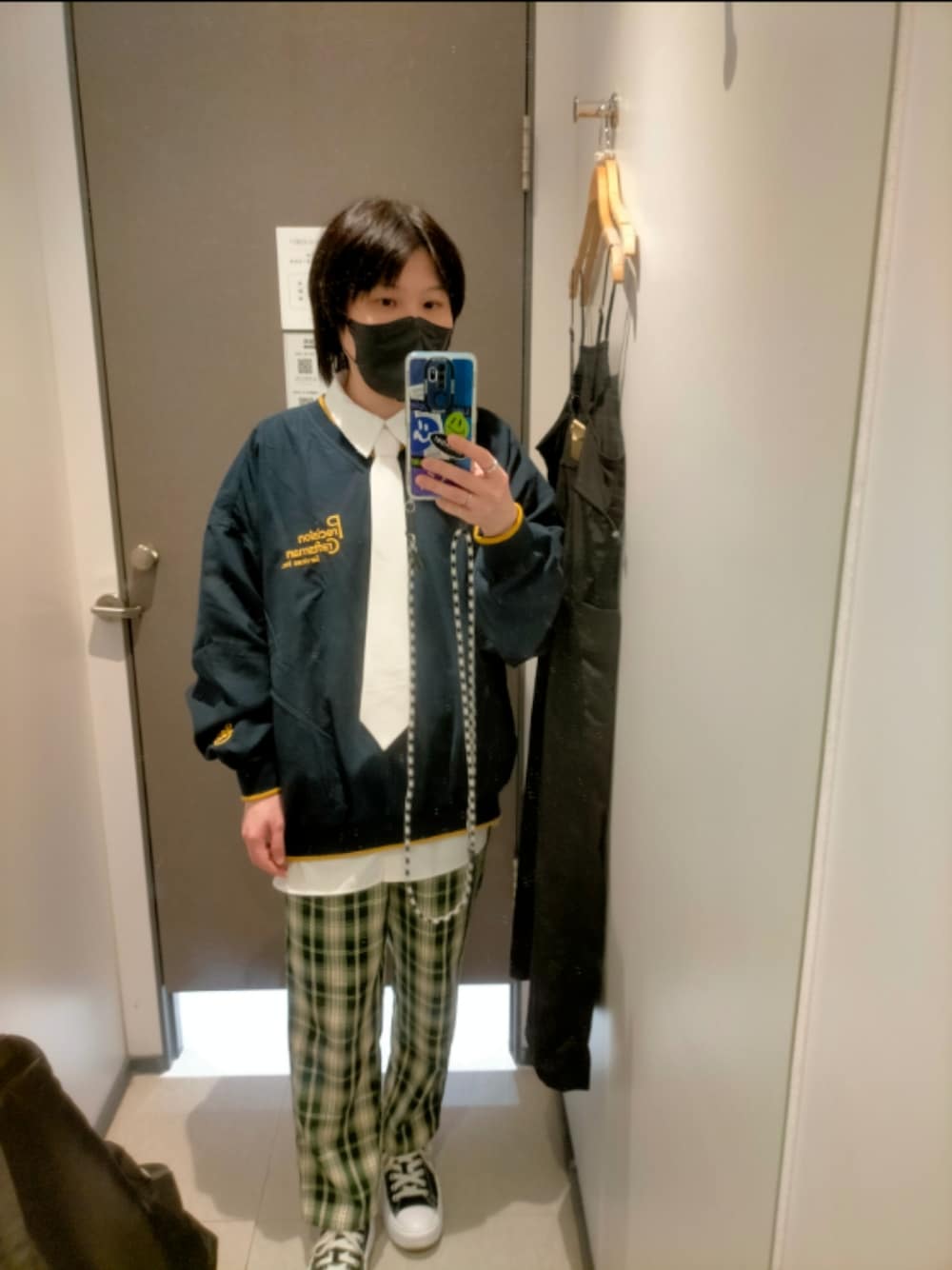 「日系休闲、日系穿搭、男孩風、日系混搭」｜「repipi armarioのアイテム（パンツ、ブラック系）」を使った、Poporabbit Chenさん（レディース・160cm）の秋コーディネートの1枚目の写真