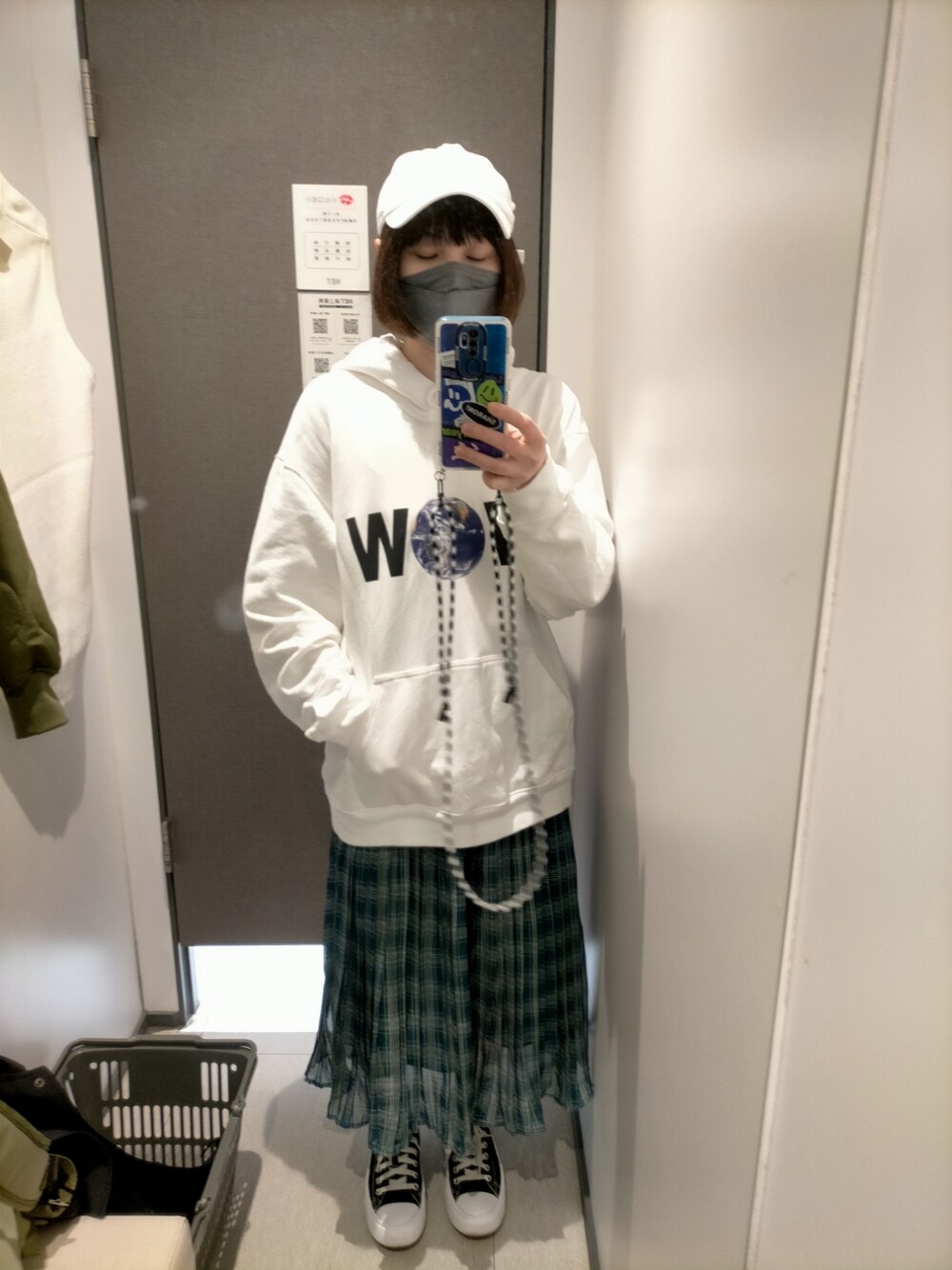 「日系休闲、日系穿搭、男孩風、街頭穿搭」｜「niko and...のアイテム（キャップ、ホワイト系）」を使った、Poporabbit Chenさん（レディース・160cm）の春コーディネートの1枚目の写真