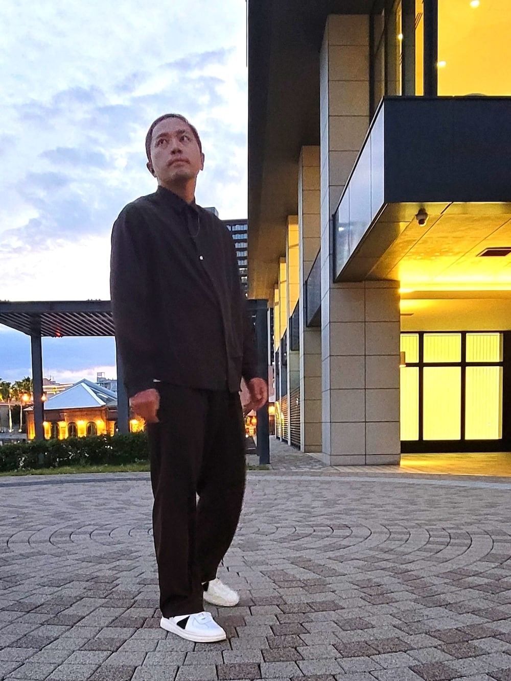 「秋のコーデ、シンプルスタイル、キレイめ、秋服、ジャーマントレーナー」｜「tk.TAKEO KIKUCHIのアイテム（パンツ、ブラウン系）」を使った、コタオさん（メンズ・175cm）の秋コーディネートの1枚目の写真