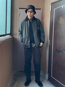 「アースカラー」｜「アイテム（スリッポン）」を使った、MKさん（メンズ・185cm）の冬コーディネート