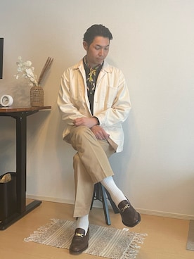 「FERRAGAMO（フェラガモ）のアイテム（ローファー、ブラウン系）」を使った、MKさん（メンズ・185cm）の春コーディネート