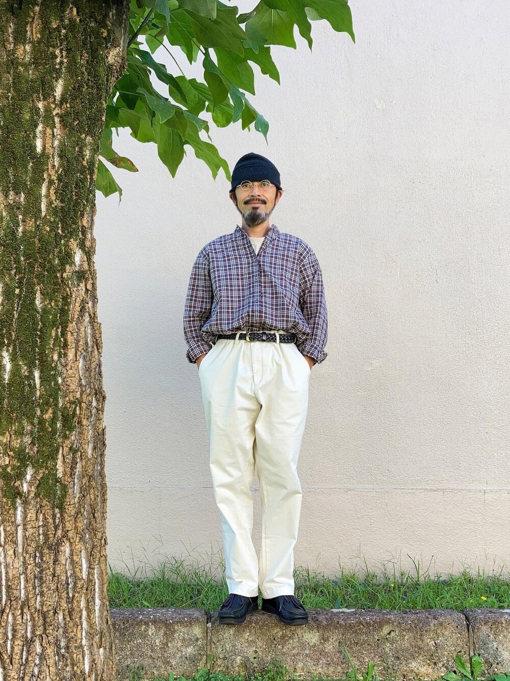 「UNIQLO、uniqlo ines de la fressange、INESDELAFRESSANGE、INES DE LA FRESSANGE、INES DE LA FRESSANGE×UNIQLO、ユニクロ、イネス、イネスコラボ、イネス×UNIQLO、チェック、チェックシャツ、シャツ、シャツスタイル、ロングシャツ、チュニック」｜「WORKMANのアイテム（ニットキャップ/ビーニー、ブラック系）」を使った、【Khaki's】A田さん（メンズ・163cm）の秋コーディネートの1枚目の写真