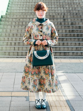 「an another angelus（アンアナザーアンジェラス）の刺繍入りクロスストラップパンプス（パンプス）」を使った、はたさくちゃんさん（レディース・160cm）の秋コーディネート