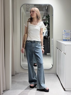 「FREE'S MART（フリーズマート）の◆レースコンパクトカットソー（Tシャツ/カットソー、ホワイト系）」を使った、こころさん（レディース・163cm）の春コーディネート