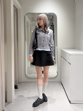 「FREE'S MART（フリーズマート）の◆Ⅰシャツフェイクレイヤードポロカーディガン（ニット/セーター、グレー系）」を使った、こころさん（レディース・163cm）の春コーディネート