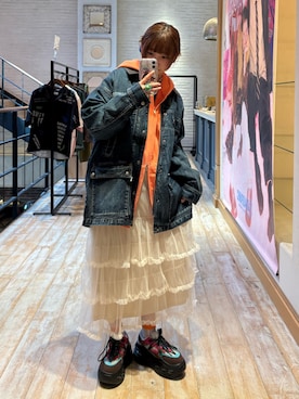 「アイテム（Tシャツ/カットソー、オレンジ系）」を使った、ひなのさん（レディース・159cm）の秋コーディネート