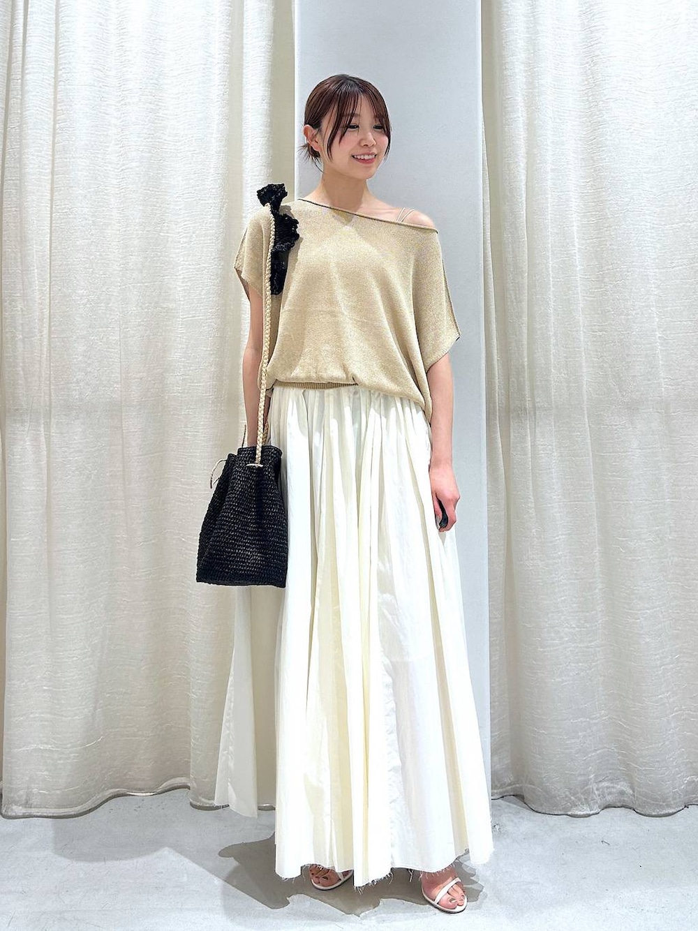 「ナチュラル、ラフ、カジュアル」｜「MAISON N.H PARISの【MAISON N.H PARIS】ALMA BAG（ショルダーバッグ、ブラック系）」を使った、babylonehimeさん（レディース・158cm）の春コーディネートの1枚目の写真