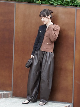 「Curensology（カレンソロジー）のCurensology(カレンソロジー)/シープレザーパンツ（その他パンツ、ブラウン系）」を使った、miyaさん（レディース・162cm）の夏コーディネート