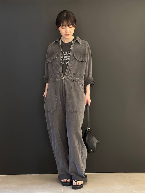 Curensologyのオールインワン・サロペットを使ったコーディネート