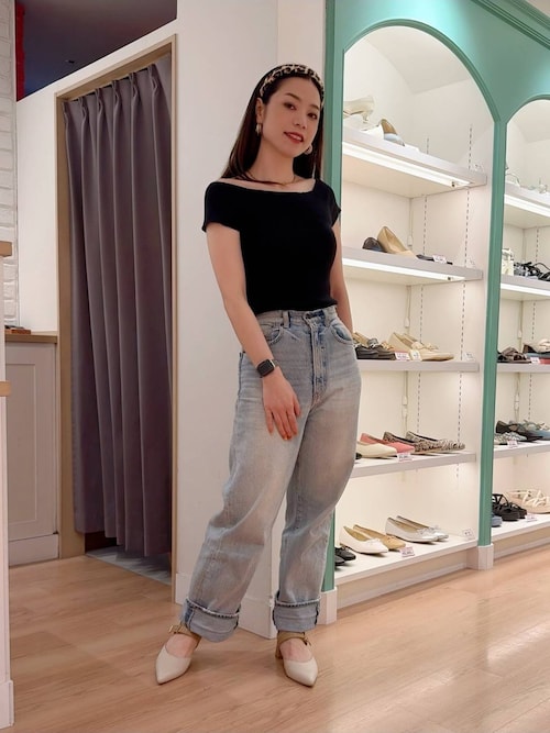 ポインテッドトゥボタンベルトパンプス 51118（パンプス