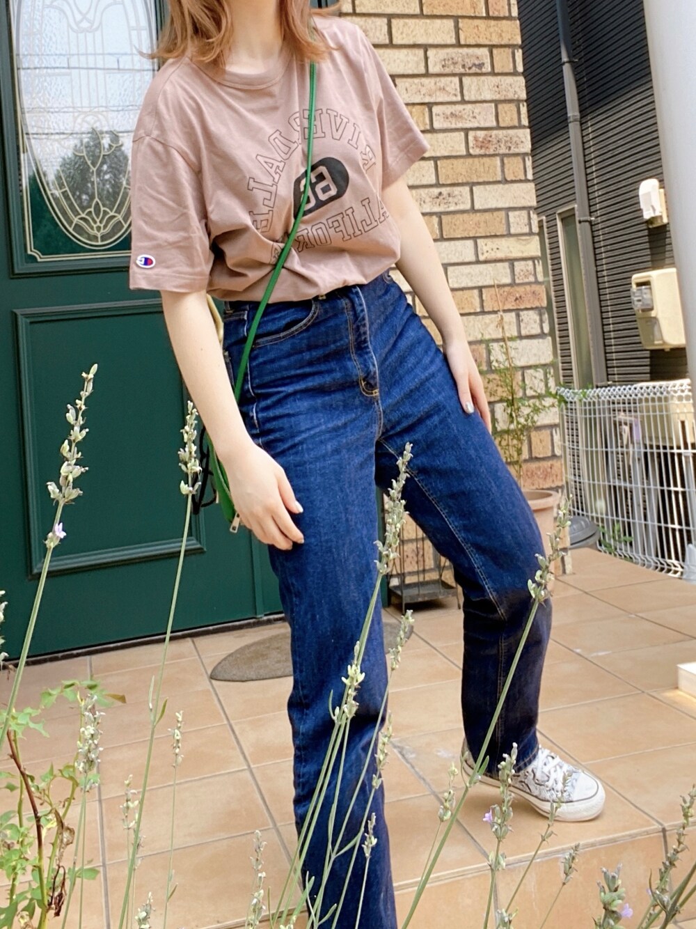 「Championの半袖Tシャツ（Tシャツ/カットソー、ブラウン系）」を使った、moepさん（レディース・154cm）の夏コーディネートの1枚目の写真