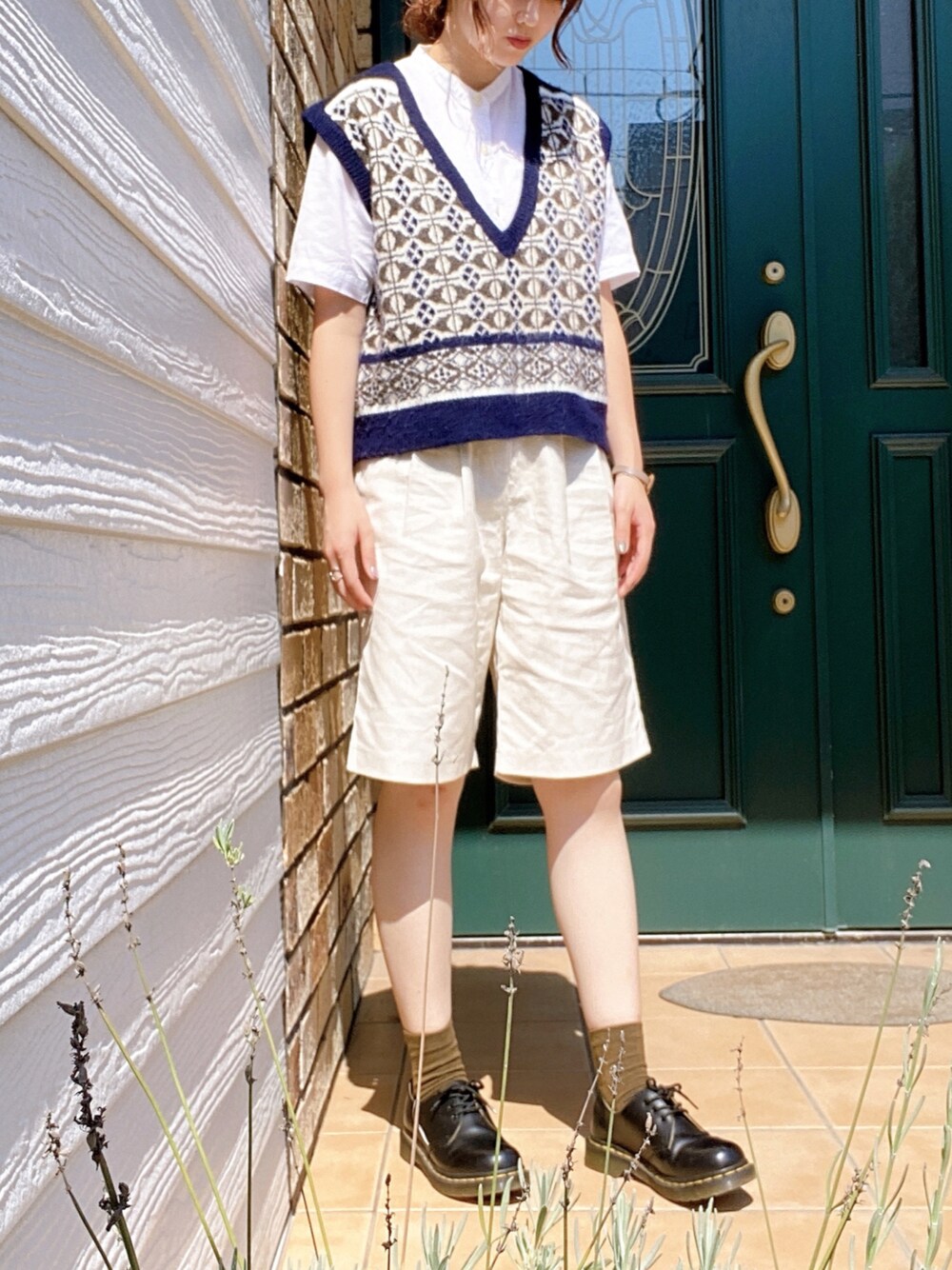 「Dr. Martensのアイテム（ドレスシューズ、ブラック系）」を使った、moepさん（レディース・154cm）の秋コーディネートの1枚目の写真