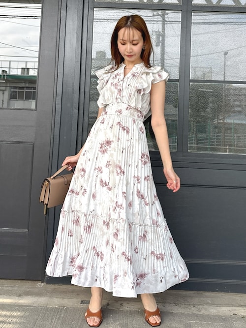 dazzlin（ダズリン）の「フラワープリーツワンピース