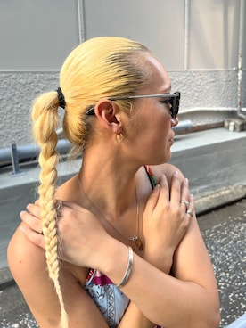 「アイテム（バングル/リストバンド）」を使った、RAMUさん（レディース・164cm）の夏コーディネート