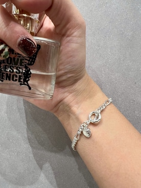 「アイテム（ブレスレット）」を使った、RAMUさん（レディース・164cm）の冬コーディネート