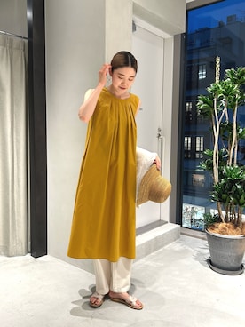 「URBAN RESEARCH DOORS（アーバンリサーチドアーズ）のデニムワイドパンツ（その他パンツ、ベージュ系）」を使った、makoさん（レディース・175cm）の夏コーディネート