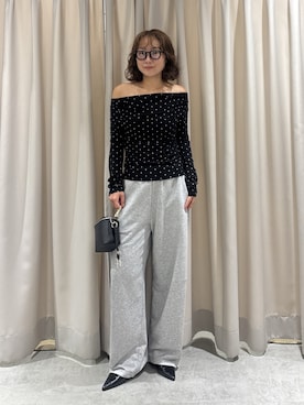 「FREE'S MART（フリーズマート）のタックオフショルカットソー（Tシャツ/カットソー、ブラック系）」を使った、REINAさん（レディース・162cm）の夏コーディネート