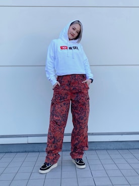 「DIESEL（ディーゼル）のアイテム（カーゴパンツ）」を使った、SaKi.さん（レディース・162cm）の春コーディネート