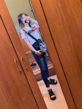 「スキニーデニム」｜「アイテム（アクセサリー）」を使った、おちゃはいさん（レディース・161cm）の夏コーディネート