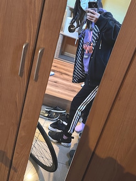 「adidas（アディダス）のアイテム（パーカー）」を使った、おちゃはいさん（レディース・161cm）の春コーディネート