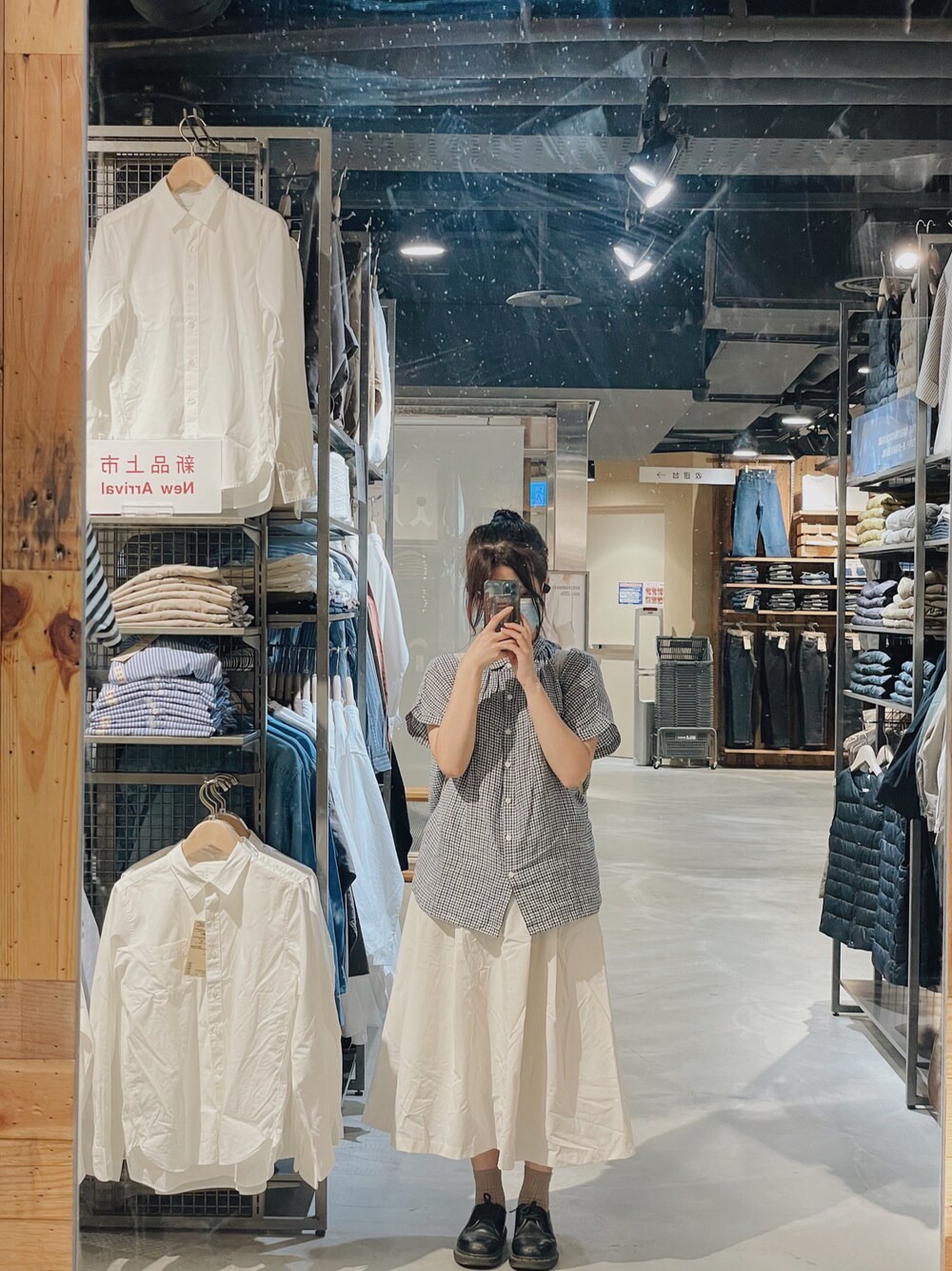 「ootd、夏、休閒、復古、日系極簡、基礎款、日系、日常、日常穿搭」｜「Dr. MartensのDr.Martens ドクターマーチン 1461Z 3EYE GIBSON SHOE 3ホール ギブソン シューズ 11838002 BLACK（ブーツ、ブラック系）」を使った、yinnnsさん（レディース・155cm）の秋コーディネートの1枚目の写真