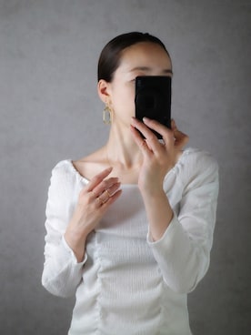 「アイテム（イヤーカフ）」を使った、ISOLATION JEWELRYさん（レディース・159cm）の秋コーディネート